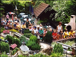 Blick auf die Freilandmodellbauanlage
