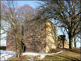 Blick zur Ruine der St. Annenkapelle Blick zur Ruine der St. Annenkapelle