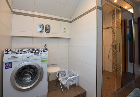 Waschmaschine im Bad