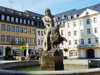 Simsonbrunnen auf dem Markt in Gera