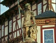 Vitusbrunnen am Marktplatz vor der Widemark