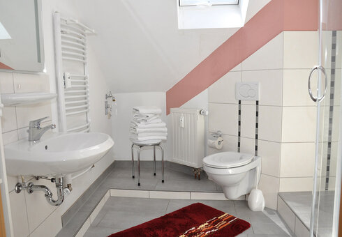 Fewo im Dachgeschoss, Bad