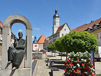 Marktplatz mit Rathaus in Weißensee