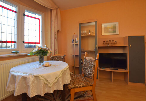 Esstisch im Wohnzimmer