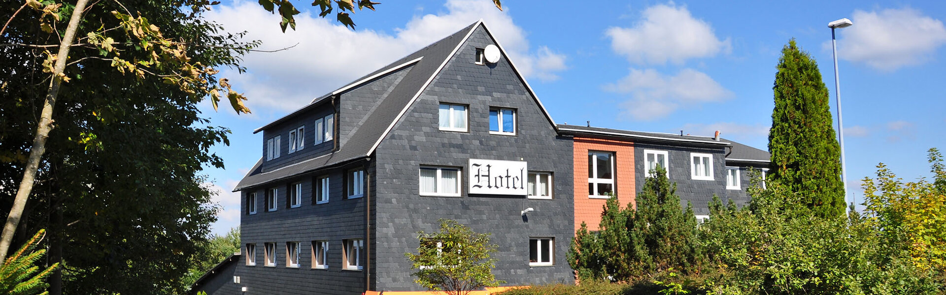 Hotel-An-der-alten-Porzelline-Neuhaus-am-Rennweg-Panorama