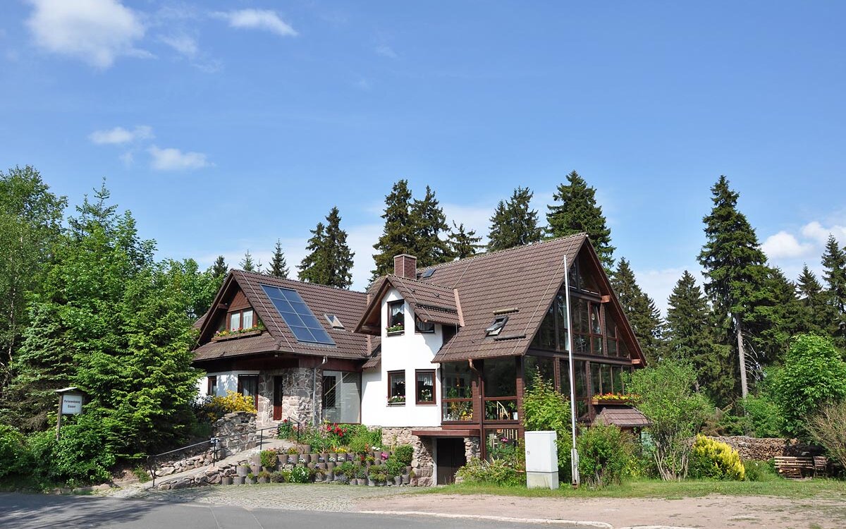 Ferienwohnungen-Haus-Schmiechen-Oberhof-Panorama